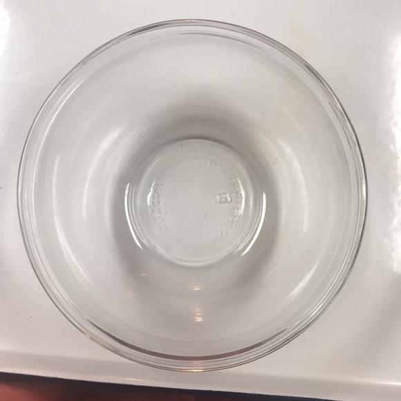 Set of Anchor Hocking Mixing Bowls - Picture 6 of 11